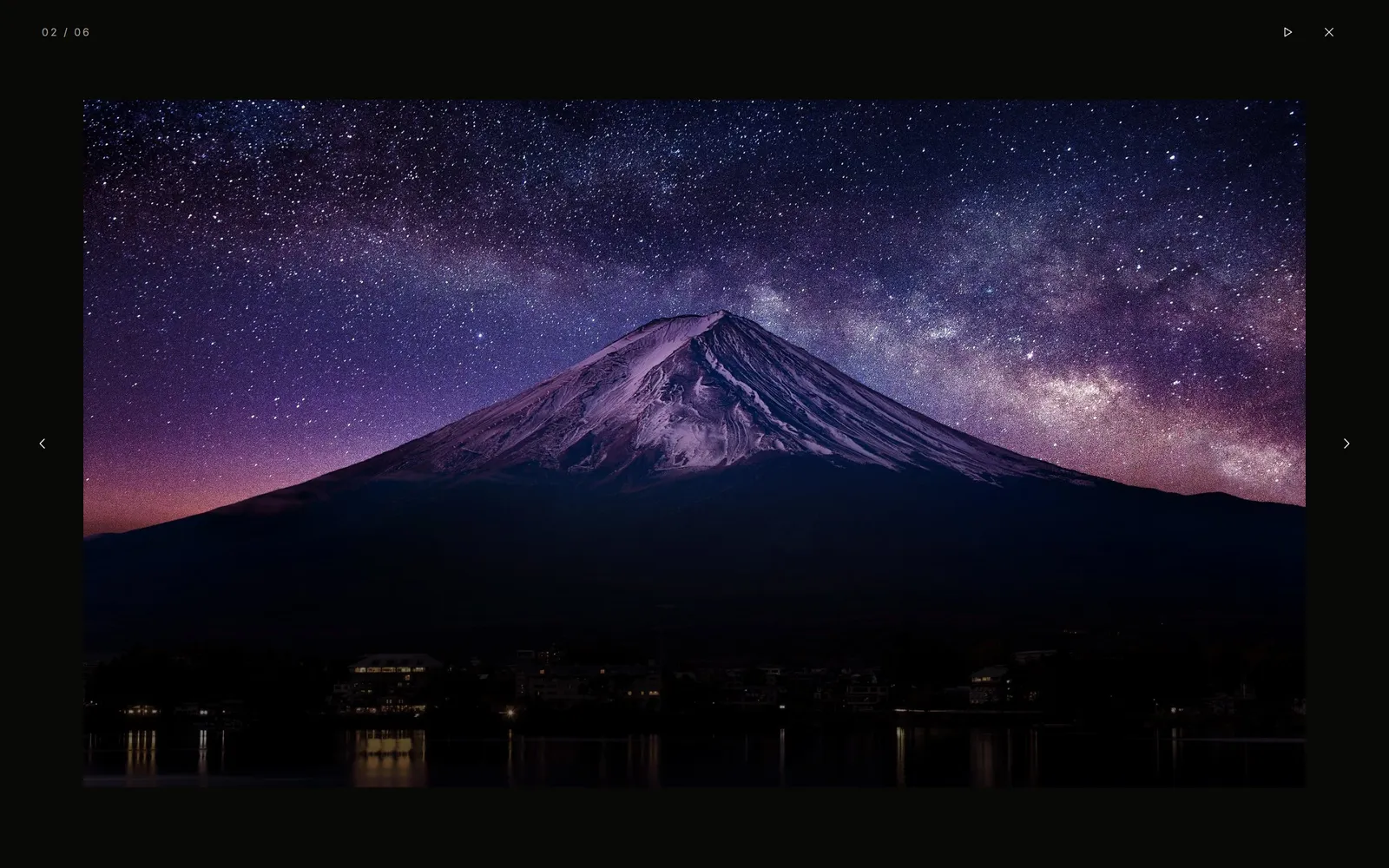 Visionneuse : photo du mont Fuji sous la voie lactée affichée en grand